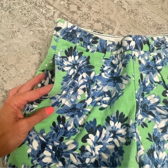 J.Crew | Green & Blue Floral Hi-Rise Shorts | SZ 4 (27) - Picture 4 of 10